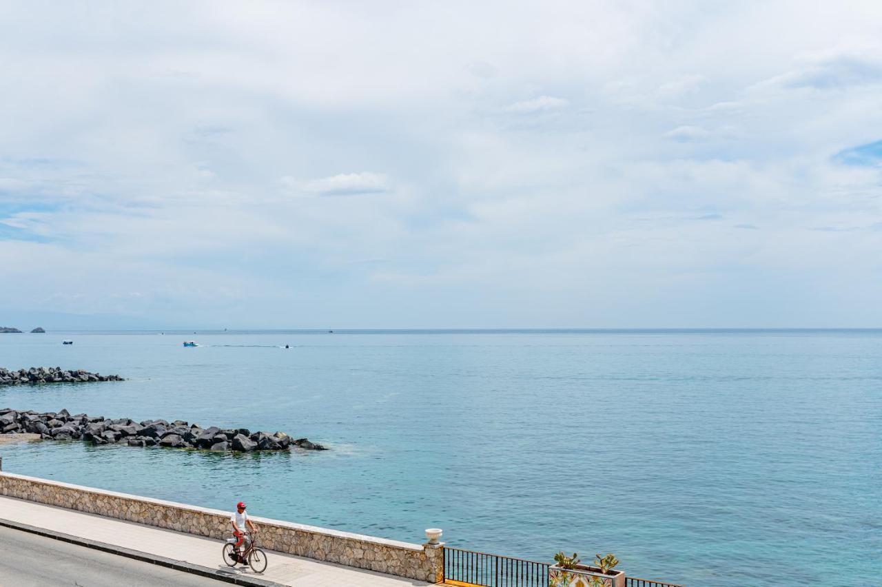 Naxos Marina Bay Bed & Breakfast Giardini Naxos Exterior foto